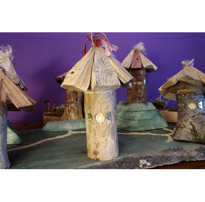 Cabanes des lutins en bois recyclés "frêne et tissus" fabrication artisanale