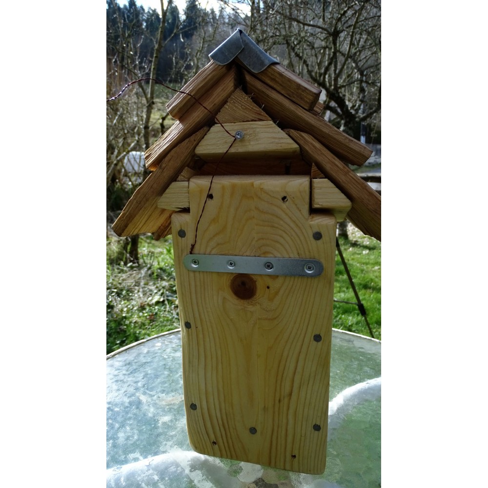 nichoir à oiseaux artisanal bois recyclés