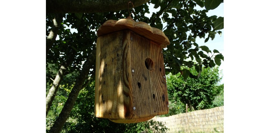 Les boites à oiseaux à suspendre en bois recyclés